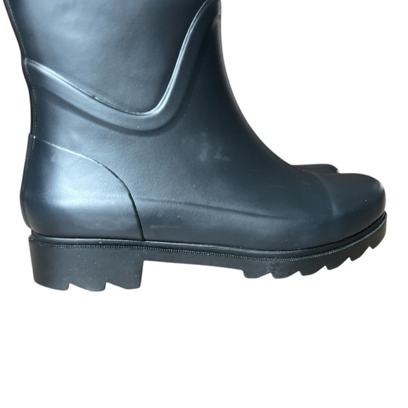 Tory Burch Black Tall Sarah Logo Rain Boots Gold Medallion Style 37568, Size 5 - Picture 8 of 11